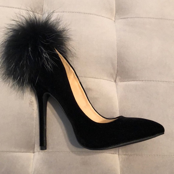 Shoes - **SOLD** Sexy black heel with a faux fur accent